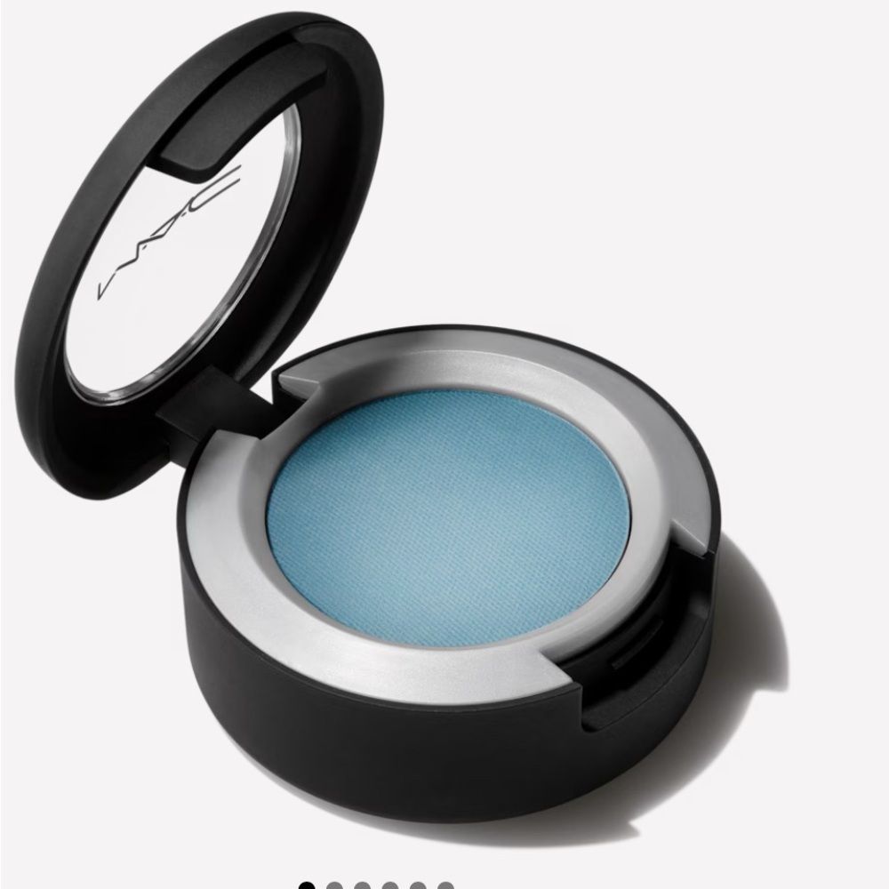 POWDER KISS SOFT MATTE EYE SHADOW NIB